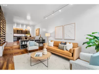 Photo #4: 176678825 Listing 