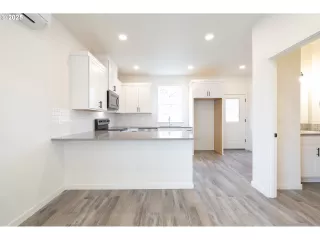 Photo #5: 177072440 Listing 