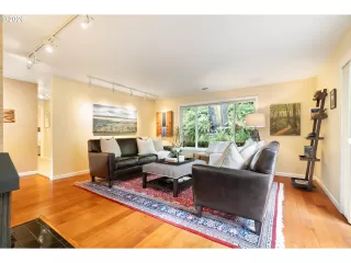 Photo #4: 177488786 Listing 
