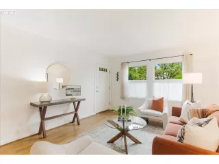 Photo #3: 177697257 Listing