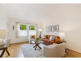 Photo #4: 177697257 Listing