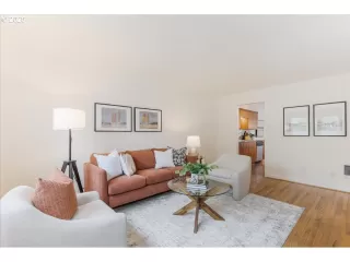 Photo #5: 177697257 Listing