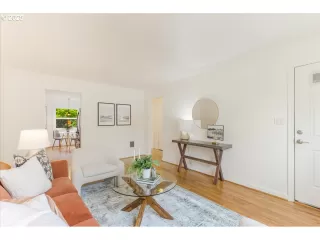 Photo #6: 177697257 Listing