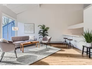 Photo #3: 177824676 Listing