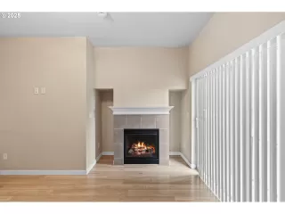 Photo #4: 177873049 Listing 