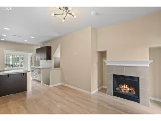 Photo #5: 177873049 Listing 