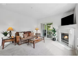 Photo #6: 178288235 Listing