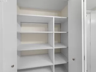 Photo #6: 178821836 Listing 