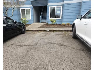 Photo #3: 179264034 Listing