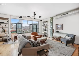 Photo #2: 179506446 Listing 