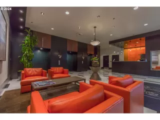 Photo #5: 179506446 Listing 