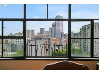 Photo #6: 179506446 Listing 