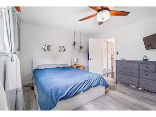 Photo #5: 179596766 Listing 