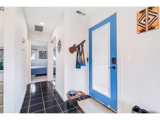 Photo #6: 179596766 Listing 