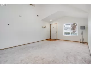 Photo #4: 179677715 Listing 