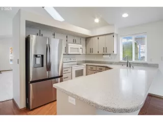 Photo #6: 179677715 Listing 