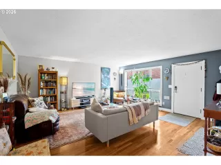 Photo #1: 179731914 Listing 