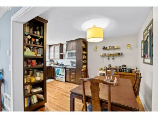 Photo #2: 179731914 Listing 