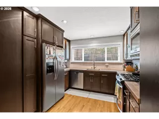 Photo #4: 179731914 Listing 