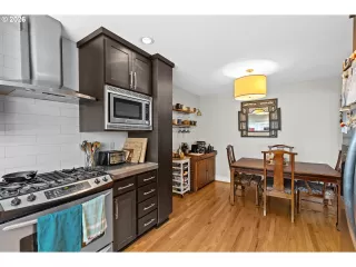 Photo #6: 179731914 Listing 