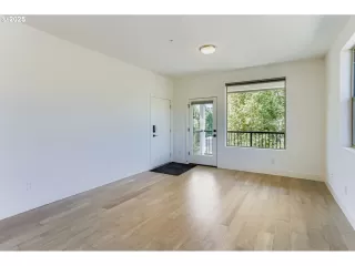 Photo #3: 179754243 Listing 