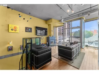 Photo #3: 179859532 Listing