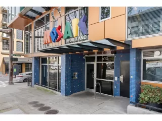 Photo #6: 179859532 Listing