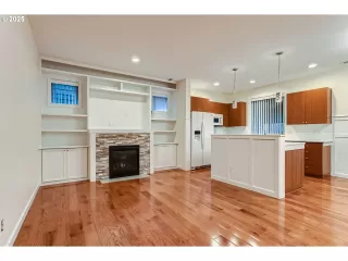 Photo #4: 180134857 Listing 