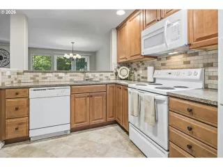 Photo #3: 180162998 Listing 