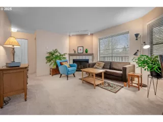 Photo #5: 180794598 Listing