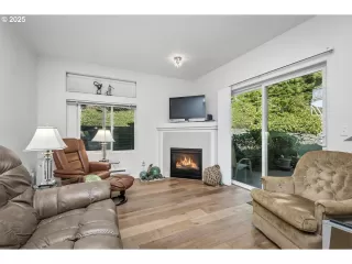 Photo #2: 180936878 Listing 