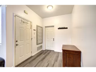 Photo #6: 181026025 Listing