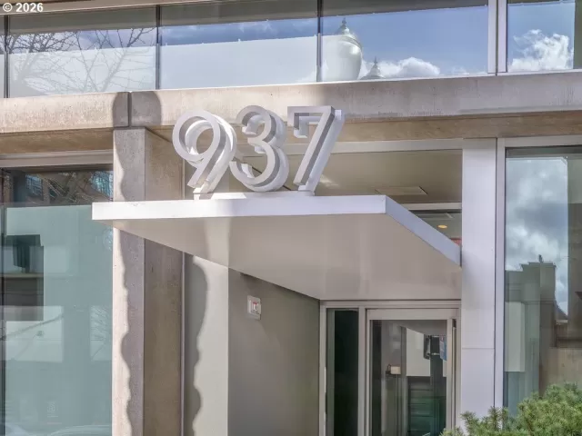 MLS: 181131128 Condo For Sale