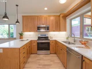 Photo #5: 18186037 Listing