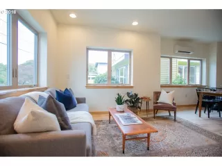 Photo #6: 18186037 Listing