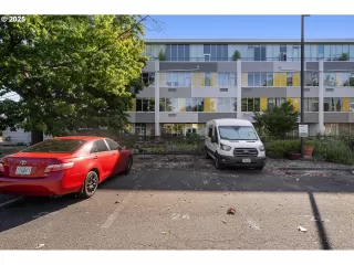 Photo #3: 182180918 Listing 