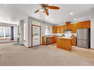 Photo #1: 182479701 Listing