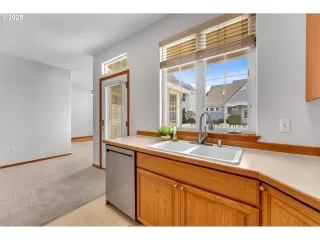 Photo #4: 182479701 Listing