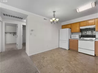 Photo #1: 182660377 Listing 