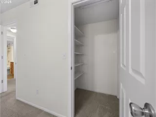 Photo #4: 182660377 Listing 