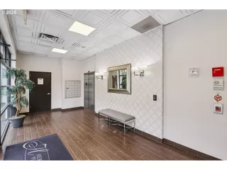 Photo #4: 182764881 Listing