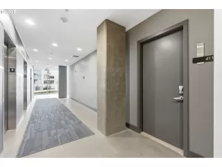 Photo #3: 182827330 Listing