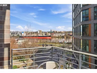 Photo #5: 182827330 Listing