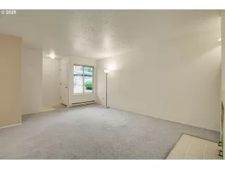 Photo #4: 184152457 Listing