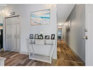 Photo #2: 184187953 Listing 