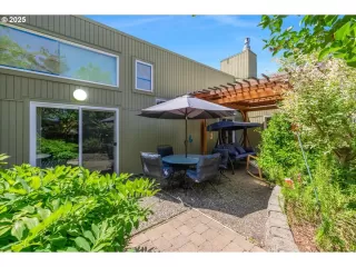 Photo #5: 184187953 Listing 