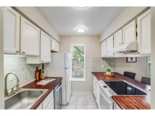 Photo #5: 184341766 Listing 