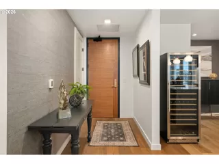 Photo #1: 184357011 Listing 