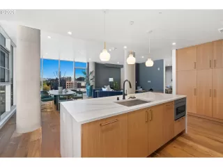 Photo #4: 184357011 Listing 