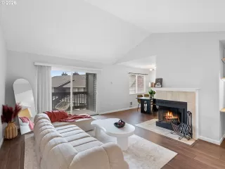 Photo #3: 184420100 Listing